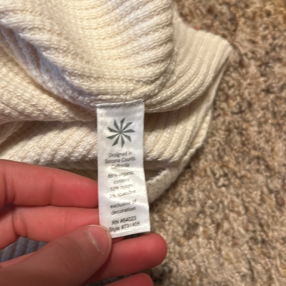 Athleta women’s button neck close to a waffle knit top - Picture 4 of 5